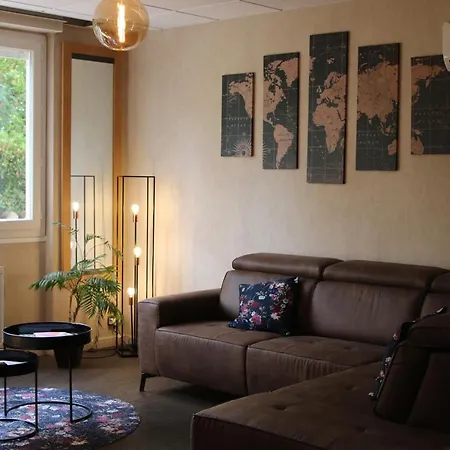 Hotel The Originals City, Rive Droite,